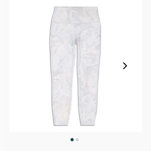 NWT Wunder Under 25”